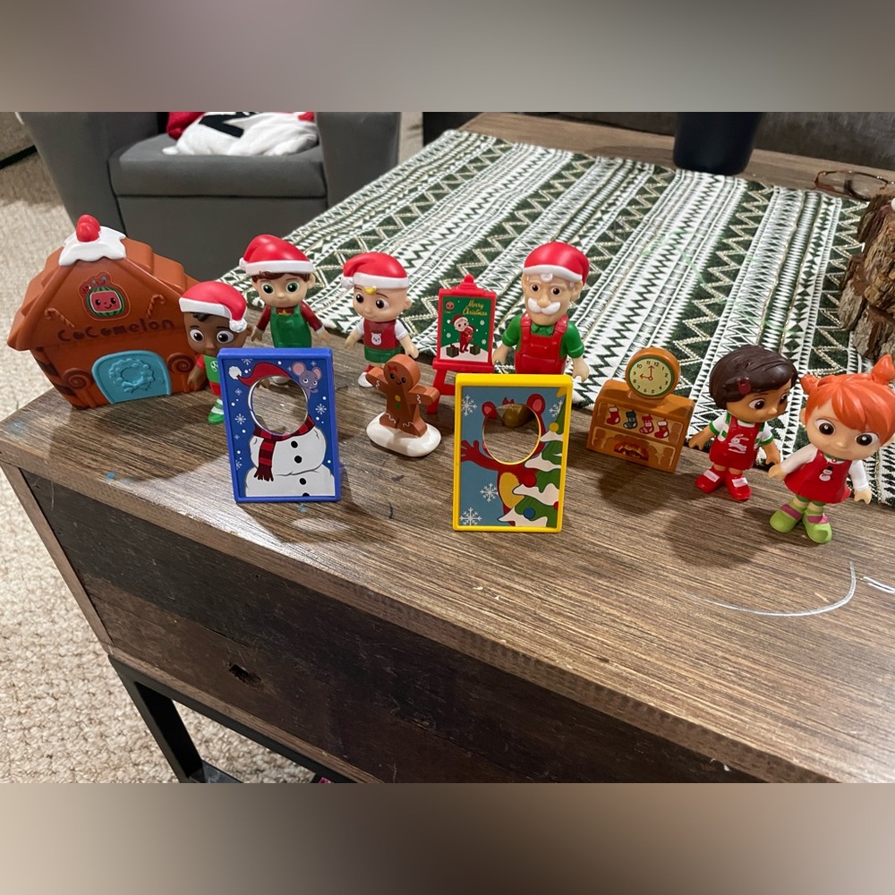 Cocomelon Christmas set!
